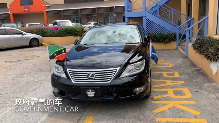 The special government car in St.Kitts ，The Federation of Saint Kitts and Nevis圣基茨政府霸气侧漏的车和政府部门的帅气制服