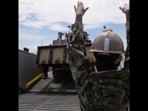 美国海军和海军陆战队前往波多黎各协助飓风玛丽亚后的救援工作＃voasocial