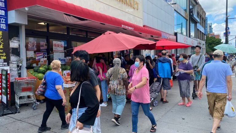 7/9 纽约直播 纽约昨天受艾尔莎Elsa影响 今天街头还是很闷热很少人出摊！来街头看看！今天测试YouTube和Facebook同时直播😄