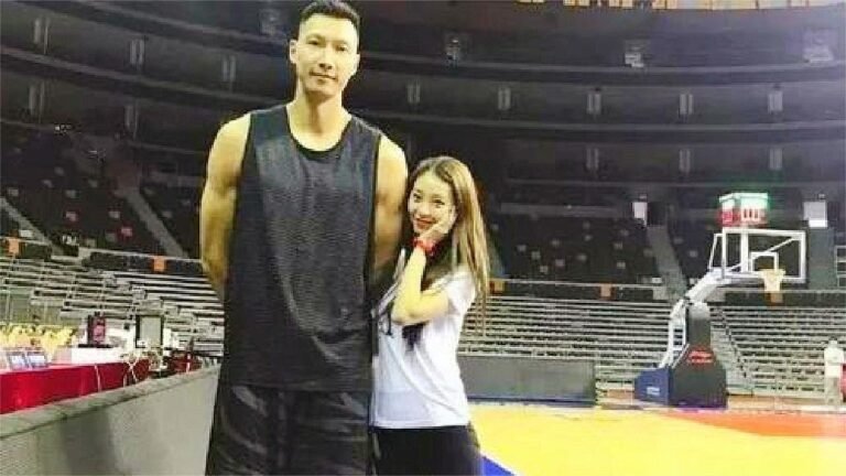 阿联老婆32岁身材火辣，坐拥美国2000万豪宅，儿子国籍引争议