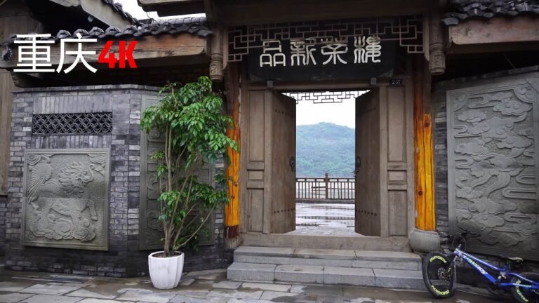 中国大洪水被淹的重庆木洞镇河街，国庆节都在修复4K