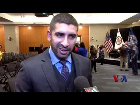 百人入美国籍 退役军人获奖