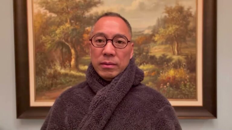 2022.11.19 尊敬的战友们好，七哥因为很多法律方面的紧急会议和事务，明天上午的直播，改到星期一晚上或周二的上午，衷心的向战友们万分万分的抱歉。