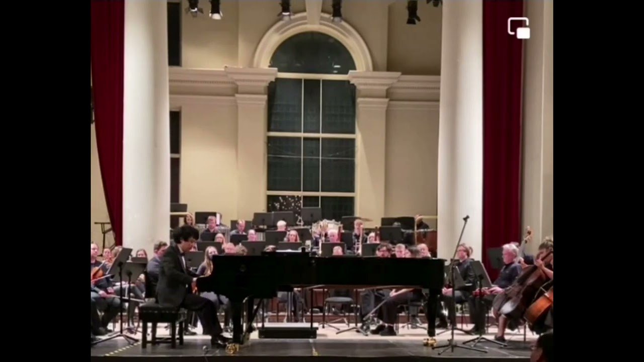 英籍华裔青年音乐家杨远帆和在英华人以音乐会为祖国庆生🎹🎻🎼 。音乐会由英国北京艺术团主办，十一当日在英国伦敦的St.John's Smith Square音乐厅举行，座无虚席，得到了全场中外观众的热赞